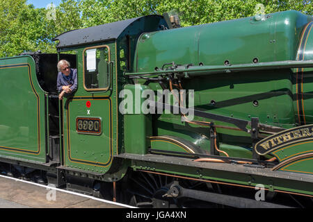 Great Western Railway (GWR) 6959 Klasse 4-6-0 Dampflok an Rawtenstall Station, auf der East Lancashire Railway, Rossendale, Lancashire, UK. Stockfoto