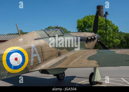 Hawker Hurricane WW2-Kampfflugzeuge (Nachbau) auf dem Display für die East Lancashire Railway '1940er Jahre Weekend'. Bei Ramsbottom, größere Manchester, UK. Stockfoto