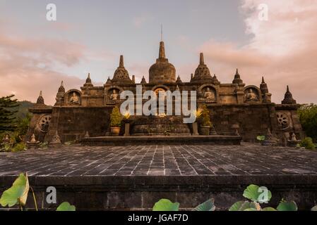 Buddhistische Tempel von Banjar in Insel Bali Indonesien - Reise- und Architektur-Hintergrund Stockfoto