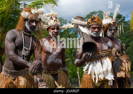 Indonesien, IRIAN JAYA, ASMAT Provinz, JOW Dorf - Januar 19: Krieger Asmat-Stamm. Stockfoto