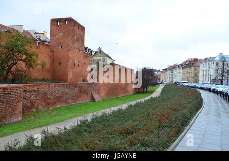 Außen Street View von Warschau Barbican in Warschau, Polen Stockfoto