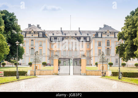 Schloss Augustusburg in Brühl ist eines der ersten Beispiele für Rococo Kreationen in Deutschland. Stockfoto