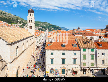 Kroatien Dubrovnik Kroatien dalmatinischen Küstenblick auf das Franziskanerkloster St. Erlöser Kirche Haupt Straße Placa oder Stadun Dubrovnik Altstadt dubrovnik Stockfoto