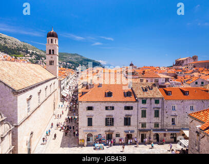 Kroatien-Dubrovnik-Kroatien-Blick von Stadtmauern der Stradun Haupt Straße Dubrovnik Placa Dubrovnik Stradun Dubrovnik alte Stadt Dubrovnik Kroatien Stockfoto