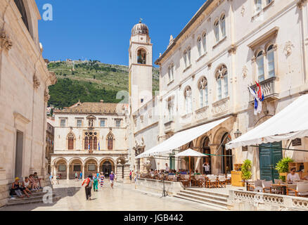 Kroatien Dubrovnik Kroatien dalmatinische Küste Dubrovnik Café außerhalb Rathaus Marin Drzic Theater St Blaise Sponza-Palast Dubrovnik alte Stadt Kroatiens Stockfoto