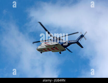 Bristols S92A Hubschrauber auf Übungsflug über Inverness Airport in Highland Region in den schottischen Highlands. VEREINIGTES KÖNIGREICH. Stockfoto