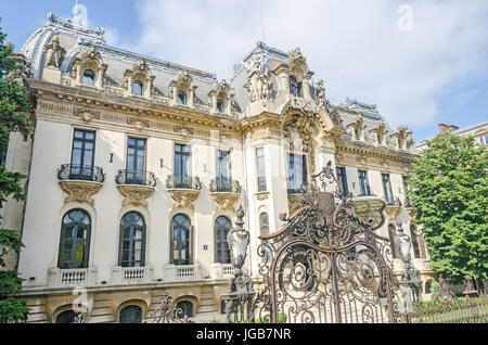 BUKAREST, RUMÄNIEN - 19. SEPTEMBER 2015. Das Nationalmuseum "George Enescu". Die Cantacuzino Palast bauen von Gheorghe Grigore Cantacuzino Alias "Naba Stockfoto