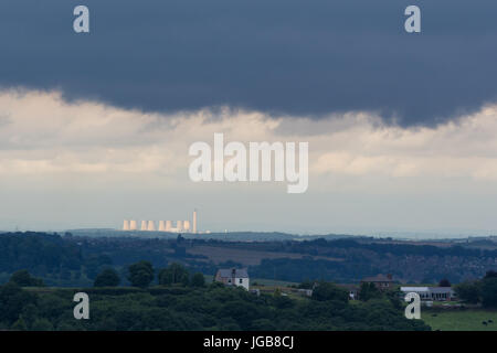 Eggborough Kohlekraftwerk Kraftwerk unter einem Gewitterhimmel, North Yorkshire, England, UK Stockfoto