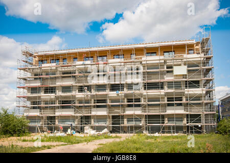 Neubau unter Bauwesen, Website, Fassaden- und scaffoling Stockfoto