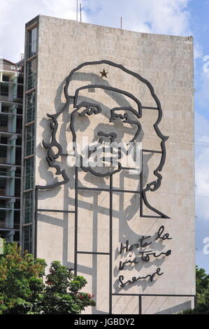 Ernesto Che Guevara als eine Art Installation und Propaganda Kunstwerk an der Wand auf dem Platz der Revolution Stockfoto