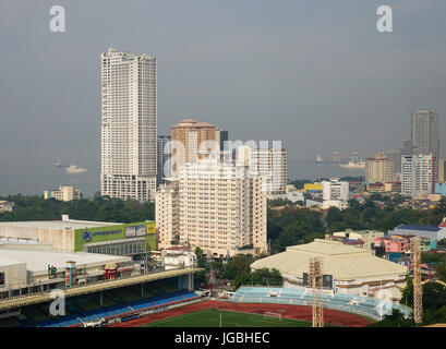 Manila, Philippinen - 20. Dezember 2015. Moderne Gebäude befindet sich in der Innenstadt von Manila, Philippinen. Stockfoto