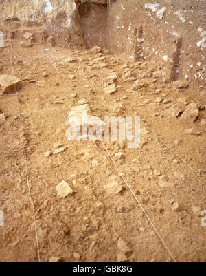 Archäologische Seite von Atapuerca mit topographische Markierungen. Detail einer Belegung-Etage. Provinz von Burgos. Spanien. Stockfoto