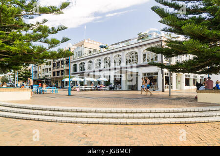 Coogee Beach Pavillion in Sydney, ein beliebter Ort für Strandurlauber am Wochenende Stockfoto