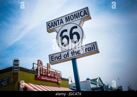 Melden Sie die Route 66, Santa Monica, Los Angeles, USA Stockfoto