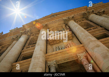 St. Peters Basilica, Vatikanstadt, Rom, Italien Stockfoto