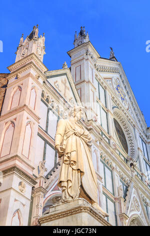 Statue, Basilica di Santa Croce di Firenze, Florenz, Toskana, Italien Stockfoto