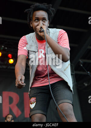 Milwaukee, Wisconsin, USA. 4. Juli 2017. Rapper WebsterX tritt bei Henry Maier Festival Park beim Sommerfest in Milwaukee, Wisconsin. Ricky Bassman/Cal Sport Media/Alamy Live-Nachrichten Stockfoto