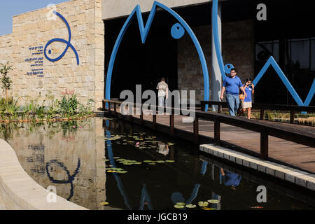 Jerusalem, Israel. 5. Juli 2017. Die Vorbereitungen sind im Gange, für die Öffentlichkeit öffnen, ein paar Wochen voraus, der Gottesman Familie Israel Aquarium Jerusalem. Die 100.000.000 ILS, 6.500 Quadratmeter Messgerät Aquarium, das erste seiner Art im Nahen Osten, mit mehr als 30 Becken unterschiedlicher Größe präsentiert Israels vielfältigen marinen Lebensräume und wird voraussichtlich eine wichtige touristische Attraktion in Jerusalem zu sein. Bildnachweis: Nir Alon/Alamy Live-Nachrichten Stockfoto