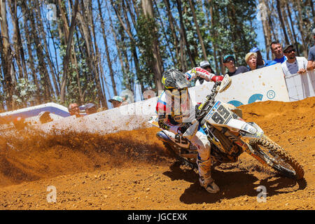 Max Anstie #99 (GBR) in Husqvarna von Rockstar Energy Husqvarna Factory Racing in Aktion während der MXGP World Championship 2017 Rennen von Portugal, Agueda, 2. Juli 2017. (Foto: Bruno Barros) Stockfoto