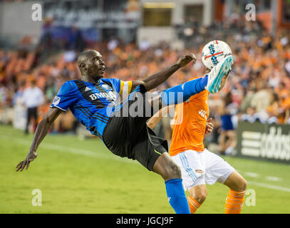 Houston, TX, USA. 5. Juli 2017. Montreal Impact Verteidiger Hassoun Camara (6) während einer Major League Soccer-Spiel zwischen den Houston Dynamo und Montreal Impact BBVA Compass Stadium in Houston, Texas. Chris Brown/CSM/Alamy Live-Nachrichten Stockfoto