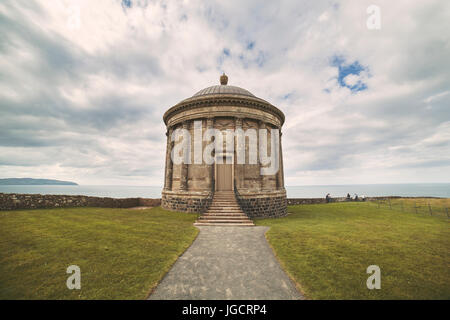 Mussenden Temple liegt auf den Klippen in der Nähe von Castlerock, Grafschaft Londonderry. Stockfoto