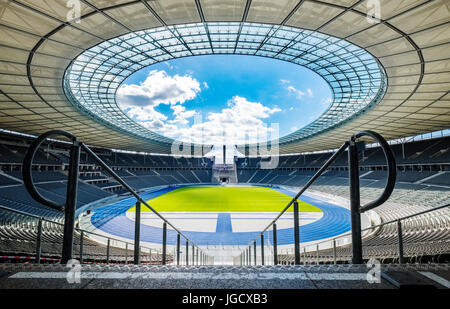 Innenansicht des Olympiastadion (Olympiastadion) in Berlin, Deutschland Stockfoto