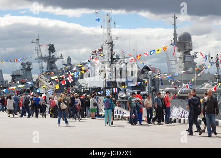 IMDS-2017. Kriegsschiffe zu überprüfen in St.Petersburg, Russland, 2. Juli 2017 Stockfoto