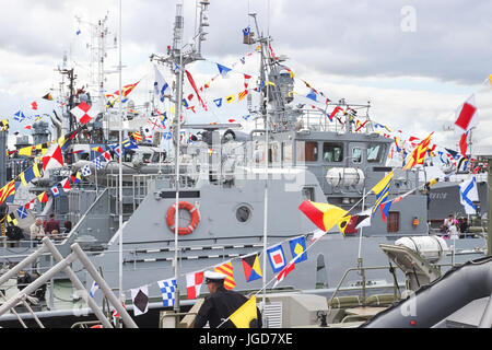 IMDS-2017. Internationale Maritime Defense Show. Kriegsschiffe zu überprüfen in St.Petersburg, Russland, 2. Juli 2017 Stockfoto