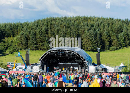 Dundrennan Schottland, UK - 25. Juli 2015: Festival-Besucher auf dem Festival Weidenmanns Stockfoto