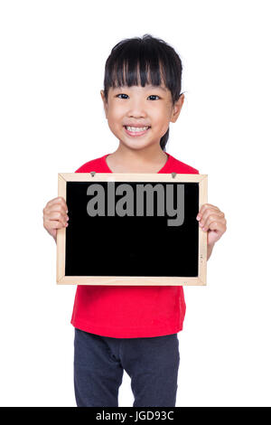 Asiatische chinesische Mädchen hält eine Tafel in isolierten weißen Hintergrund Stockfoto