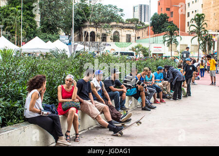 Bewegung, Roosevelt-Platz, Satyrianas Festival 2015, 20/11, Hauptstadt, Center, São Paulo, Brasilien. Stockfoto