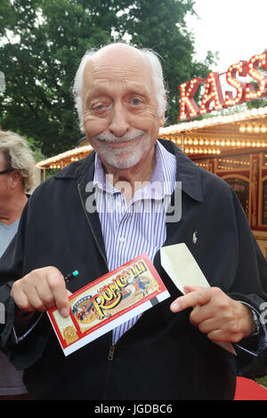 Roncalli Circus Premiere in Hamburg mit: Karl Dall Where: Hamburg, Deutschland bei: Kredit-4. Juni 2017: Becher/WENN.com Stockfoto
