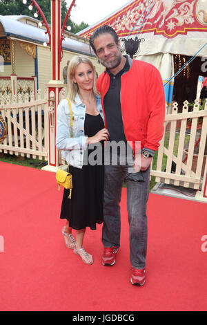 Roncalli Circus Premiere in Hamburg mit: Carsten Spengemann wo: Hamburg, Deutschland bei: Kredit-4. Juni 2017: Becher/WENN.com Stockfoto