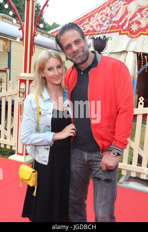 Roncalli Circus Premiere in Hamburg mit: Carsten Spengemann wo: Hamburg, Deutschland bei: Kredit-4. Juni 2017: Becher/WENN.com Stockfoto