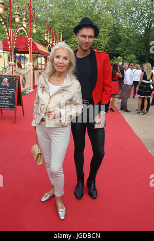 Roncalli Circus Premiere in Hamburg mit: Andre Borchers Where: Hamburg, Deutschland bei: Kredit-4. Juni 2017: Becher/WENN.com Stockfoto