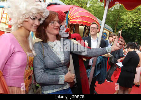 Roncalli Circus Premiere in Hamburg mit: Nina Petri Where: Hamburg, Deutschland bei: Kredit-4. Juni 2017: Becher/WENN.com Stockfoto