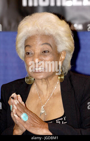 Nichelle Nichols, der Lieutenant Uhura in Star Trek spielte Teilnahme an 2017 Wizard World Comic Con im Pennsylvania Convention Center in Philadelphia, Pennsylvania.  Mitwirkende: Nichelle Nichols wo: Philadelphia, Pennsylvania, Vereinigte Staaten, wann: 3. Juni 2017 Kredit: W.Wade/WENN Stockfoto