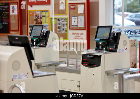 Leere self service Kasse in einem Supermarkt Tesco Stockfoto