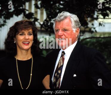 RTWM / MediaPunch TED KENNEDY und seine Frau VICTORIA (Mitte der 1990er Jahre) in NEW YORK CITY Stockfoto