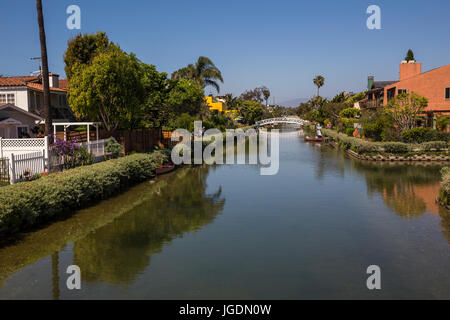 Häuser am Kanal, Wohnungen, Häuser, Wohn-Abschnitt, Kanal, Kanäle von Venedig, Venedig Canal Historic District, Venice, Los Angeles, Kalifornien Stockfoto