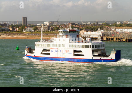 Die Wightlink Fähre, die zwischen der Isle Of Wight und Portsmouth läuft Stockfoto