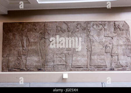 Gerichtsszene, assyrischen, Nimrud Palace, The British Museum, Great Russell Street, London, England, UK Stockfoto