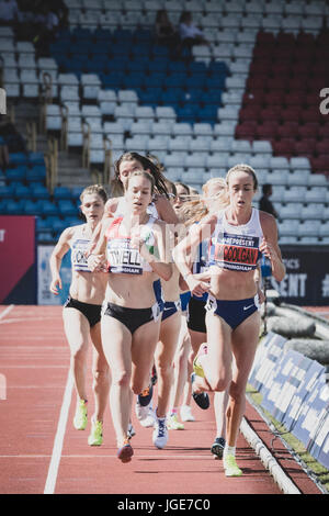 Stephanie Twell und Eilish McColgan führen die 5000m bei den britischen Meisterschaften und World Trials in Birmingham, UK, 2. Juli 2017 Stockfoto