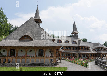 Die traditionellen Holzbauten in das Kloster von Botiza in der Region Maramures Stockfoto