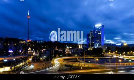 Göteborg mit Lisebergs Vergnügungspark und Gothia towers Stockfoto