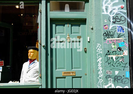 Levisons, Londoner East End Vintage-Kleidung Store auf Cheshire Street London E2 Stockfoto