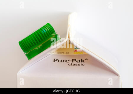 Pure-Pak Classic - Nahaufnahme Detail des klassischen Pure-Pak-Karton Stockfoto