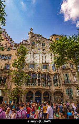 Gaudís Schöpfung-Haus Casa Batlo. Casa Batlló wurde im Jahre 1877 gebaut. Es ist ein renommierter Gebäude befindet sich im Zentrum von Barcelona. Stockfoto