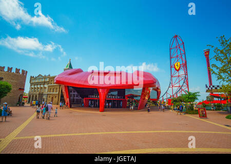 Europas neueste Themenpark Ferrari Land, nur eine Stunde und eine Hälfte entlang der sonnigen Strand gesäumte Küste von Barcelona und Teil von PortAventura. Stockfoto