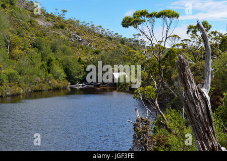 Bootshaus am Kratersee, Cradle Mountain-Lake St Clair National Park, Tasmanien, Australien Stockfoto